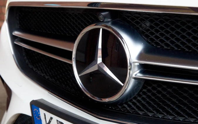 Mercedes-Benz Klasa E cena 209000 przebieg: 160000, rok produkcji 2019 z Sosnowiec małe 742